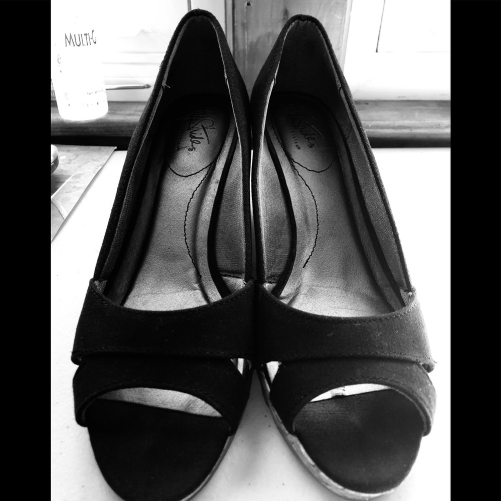 Life Stride Wedge Open Toe Sandals